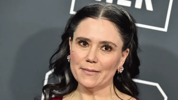 Alex Borstein’s new comedy special is a mix of musical theater and storytelling. She talks about its origins and reflects on “The Marvelous Mrs. Maisel.”
