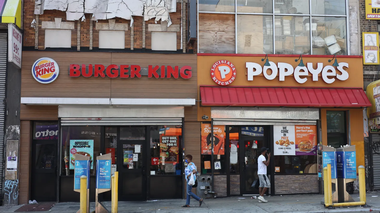 The second generation of fast food restaurants emerged in the 1950s and instead of being in city centers, targeted the suburbs.