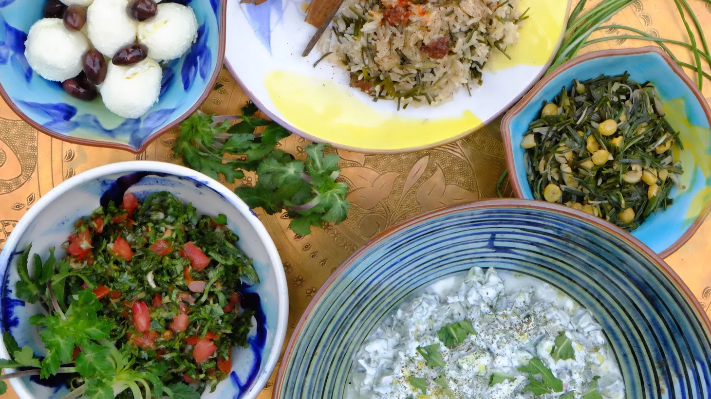 In Lebanon, foraged wild edibles play a crucial role in dishes such as salsify pilaf, wild chicory with yogurt sauce, eryngo tabbouleh, artisanal goat cheese, and salsify with qawarma (confit of lamb).