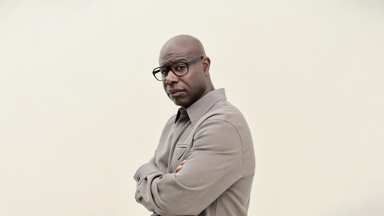 Steve McQueen breaks down his new film “Blitz” (starring Saorsie Ronan), documentarian Dawn Porter talks Luther Vandross, and James Carville has The Treat.