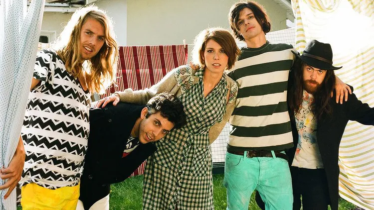 The five globe-trotting members of Grouplove met on the isle of Crete and had so much fun making music together that they pooled their funds and recorded their debut here in Los…