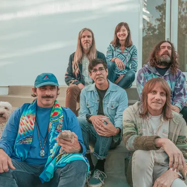 We have a new song for you from the canyons of Southern California, courtesy of our old friends Beachwood Sparks , who are known to echo the cosmic fervor of The Byrds’ legendary…