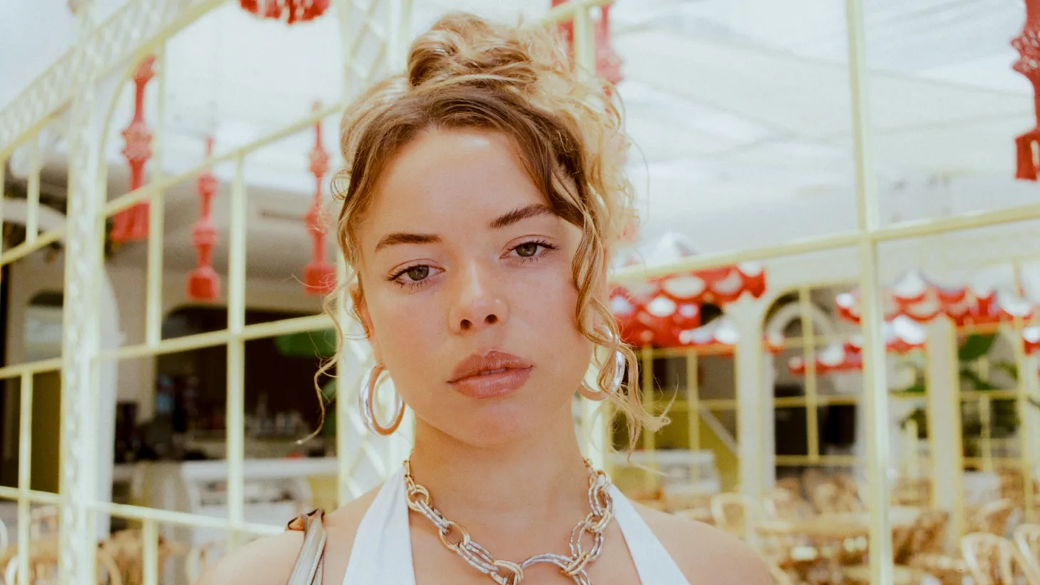 West London-based singer-songwriter Nilüfer Yanya has been receiving well-deserved praise for her new full length, My Method Actor, an organic and intimate recording.