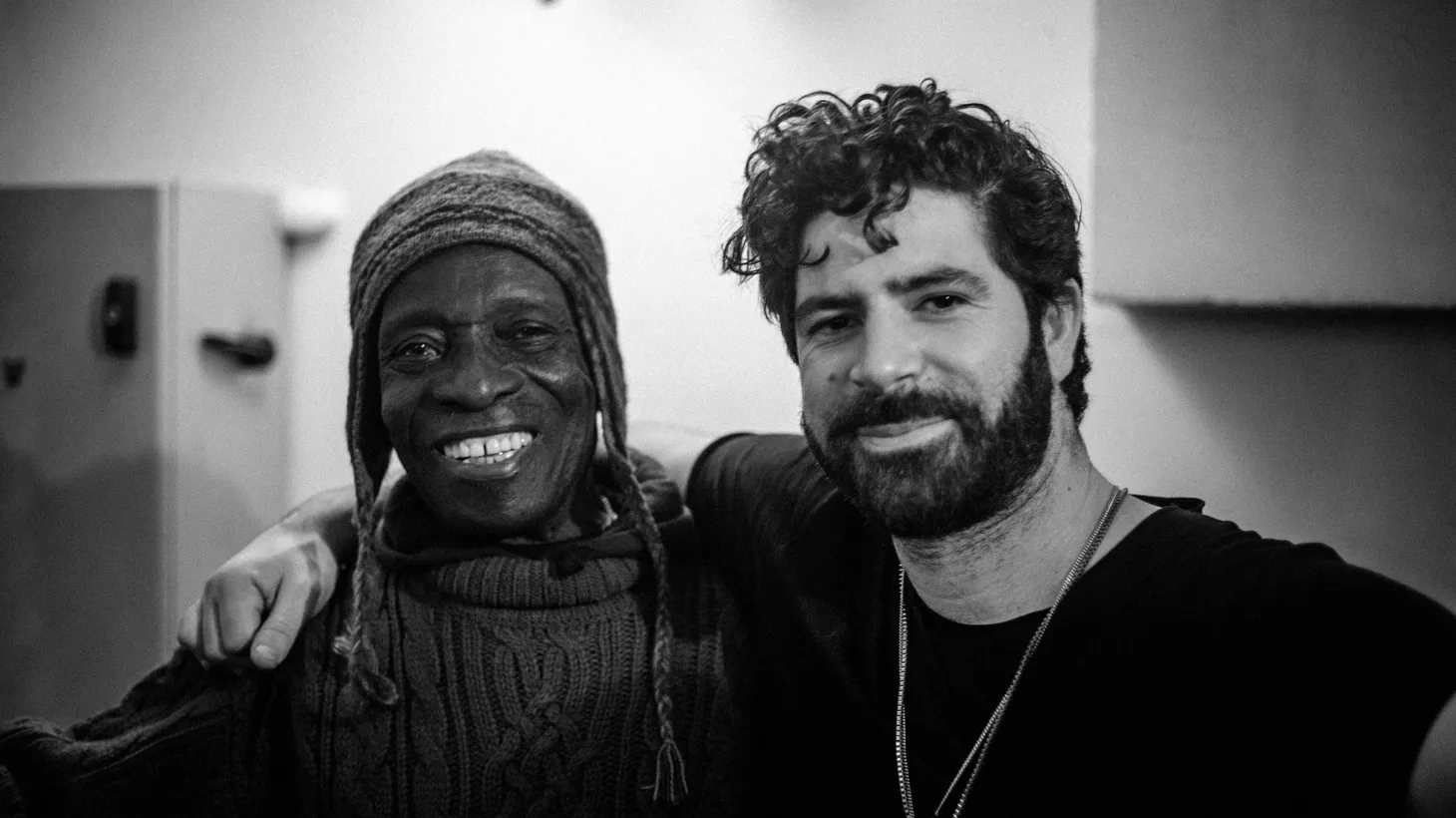 Have you heard about Yannis & The Yaw ? Well, let us introduce you: They’re the intriguing collaboration of Foals frontman Yannis Philippakis and the late, great Afrobeat drummer Tony Allen.