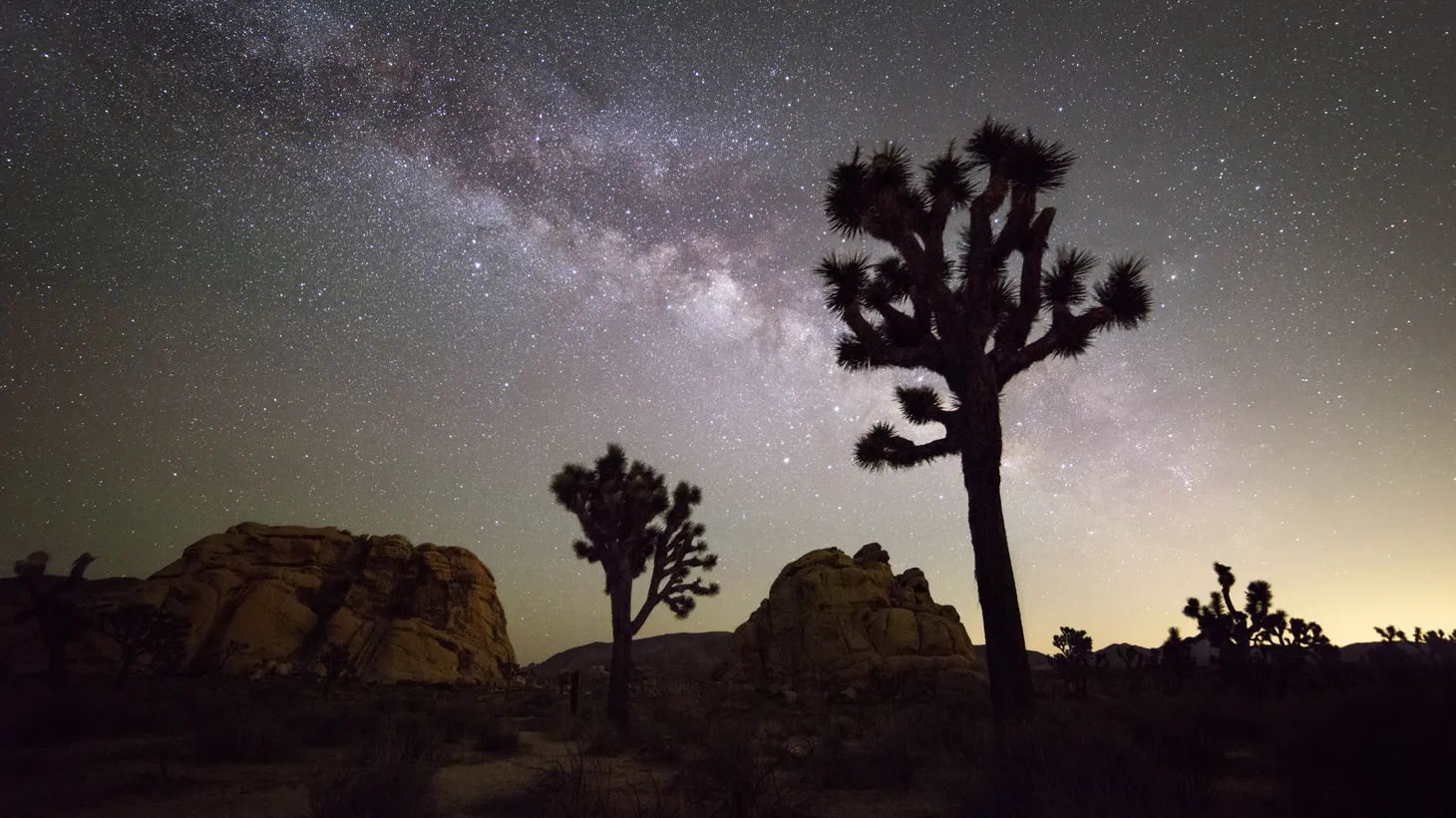 Ken Layne’s Desert Oracle Radio broadcasts live in the Mojave each Friday at 10 p.m., on KCDZ 107.7 FM.