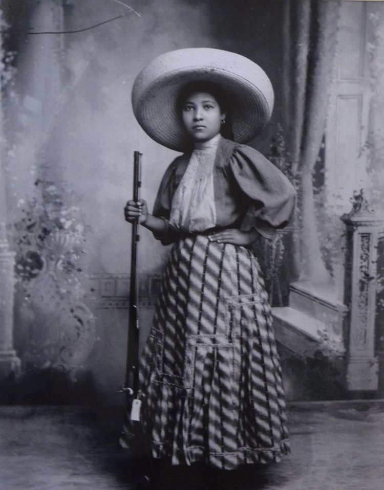 Women Pretended They Were Men To Fight In Mexican Revolution Kcrw