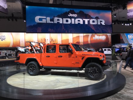 As truck sales climb, Jeep rolls out Gladiator at LA Auto Show | KCRW